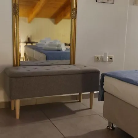 Adriana's Loft פאטרה